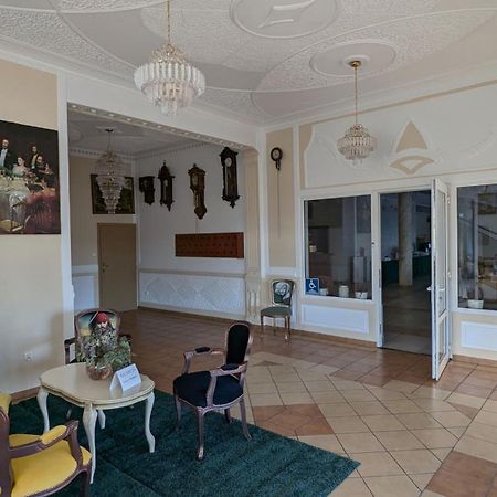 Hotel Magnat Glogow Malopolski Ngoại thất bức ảnh