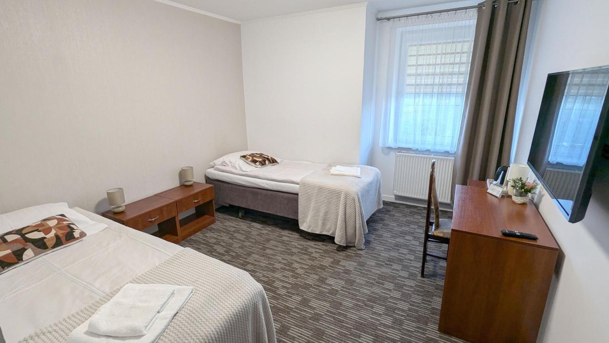 Hotel Magnat Glogow Malopolski Ngoại thất bức ảnh