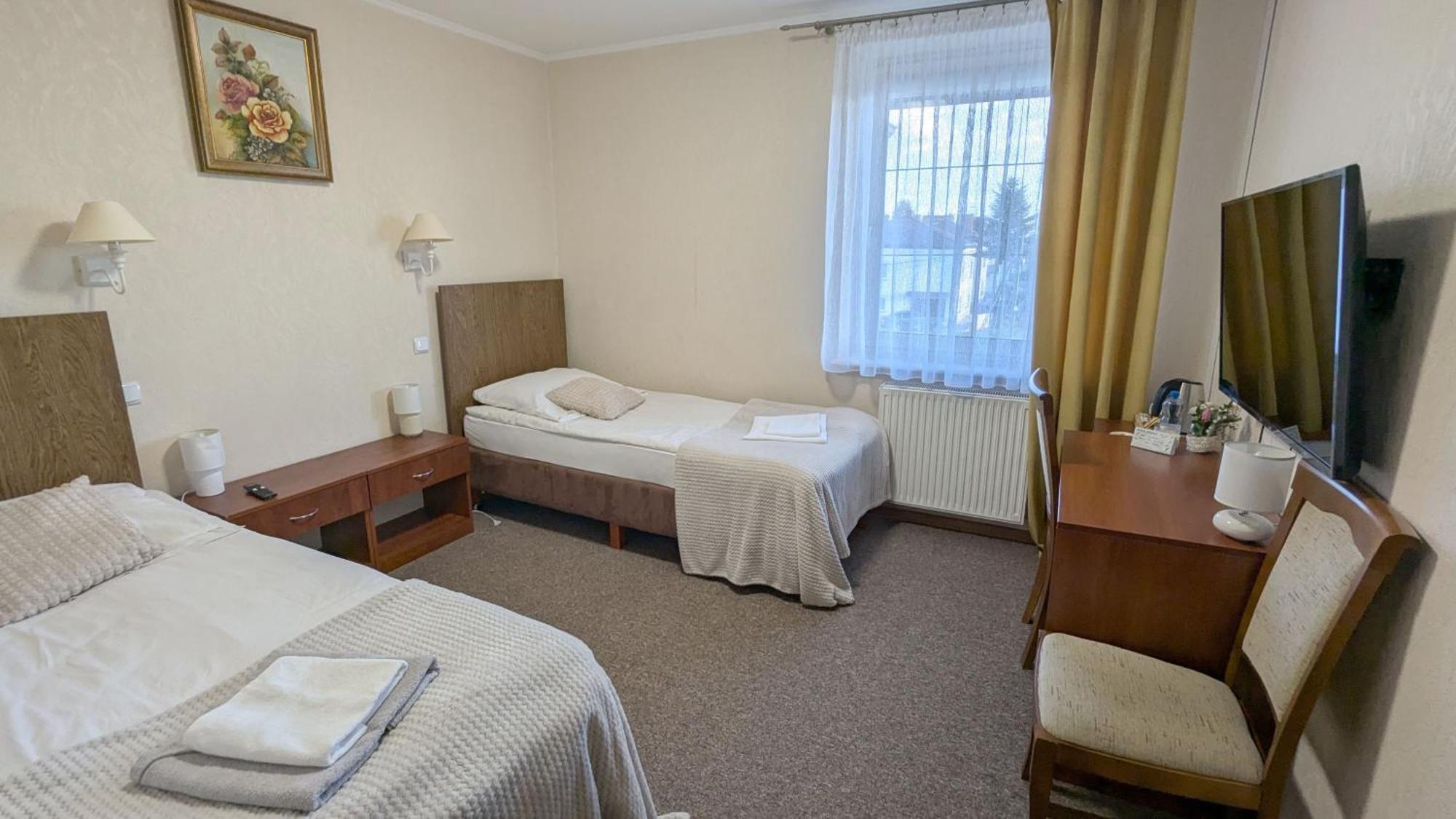 Hotel Magnat Glogow Malopolski Ngoại thất bức ảnh